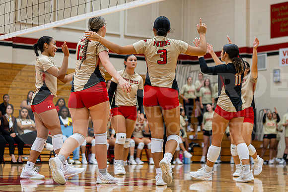 250905 CCHS vs CLEVELAND volleyball - Noemi-26