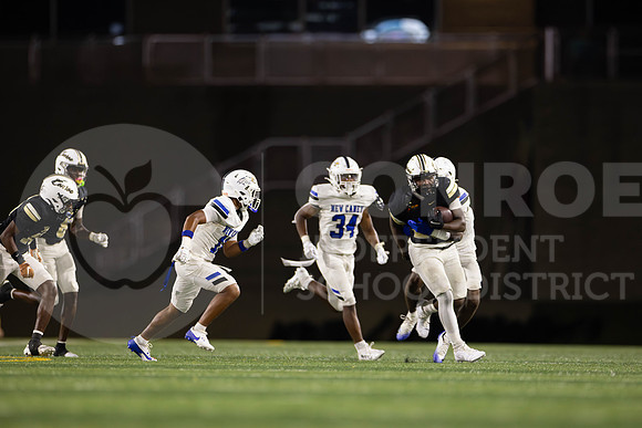 250922 New Caney vs Conroe Football-62