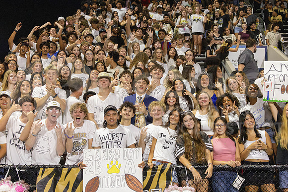 250922 New Caney vs Conroe Football-79