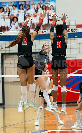 250916 Willis vs Oak Ridge volleyball - Kaden Salinas-26