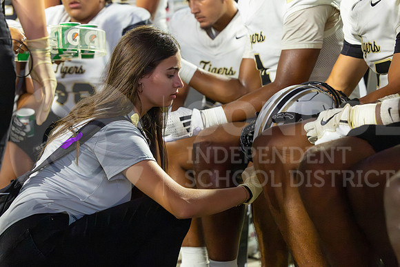 251002 Conroe vs Oak Ridge Football-32