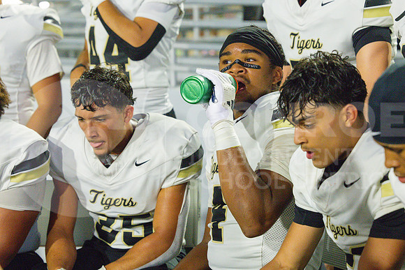 251002 Conroe vs Oak Ridge Football-34