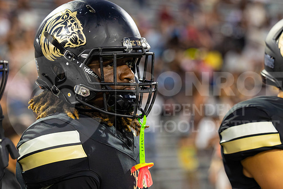 251009 Grand Oaks vs Conroe Football-34