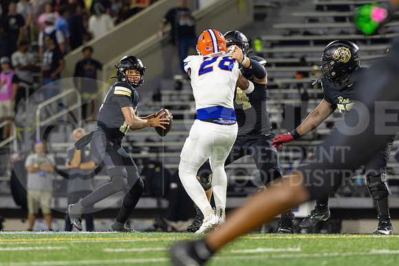 251009 Grand Oaks vs Conroe Football-57