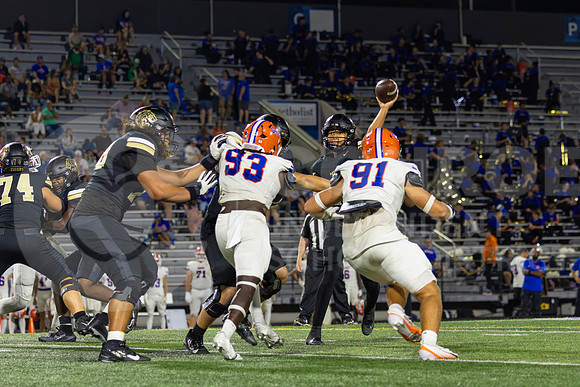 251009 Grand Oaks vs Conroe Football-97