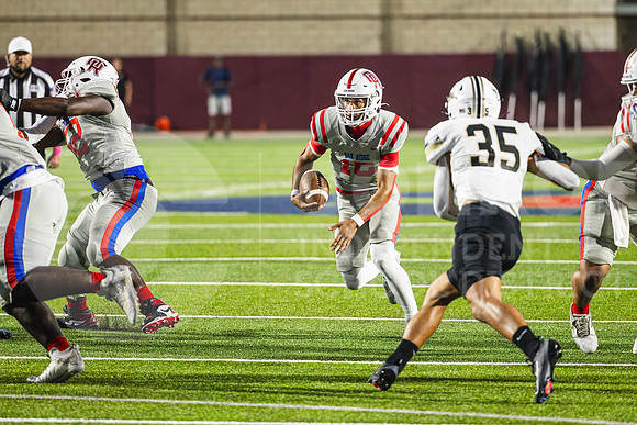 251002 Conroe vs Oak Ridge football - Noah Edwards-66