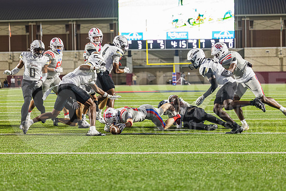251002 Conroe vs Oak Ridge football - Noah Edwards-69