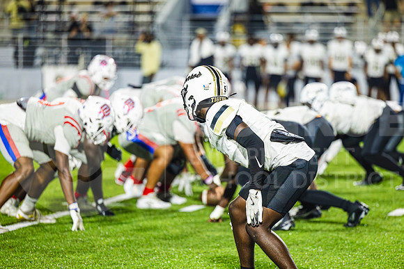 251002 Conroe vs Oak Ridge football - Noah Edwards-75