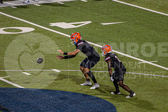 251016 Grand Oaks vs Oak Ridge Football-08