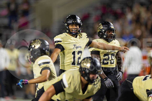251024 Caney Creek vs Conroe Football-43