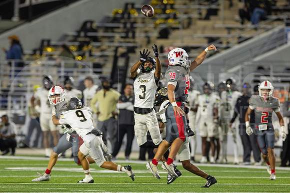 251031 Conroe vs The Woodlands Football-45