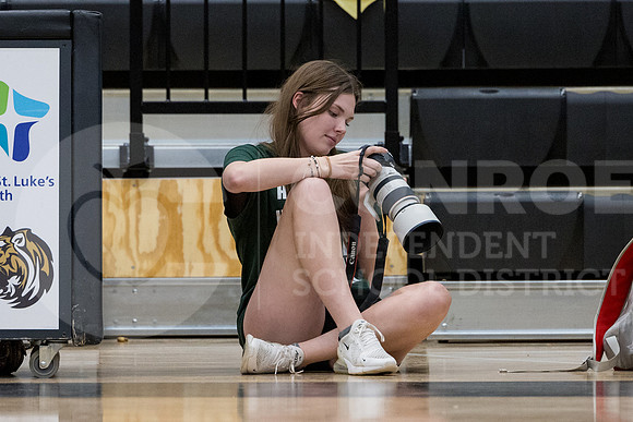 230901 TWHS vs CHS Volleyball-15