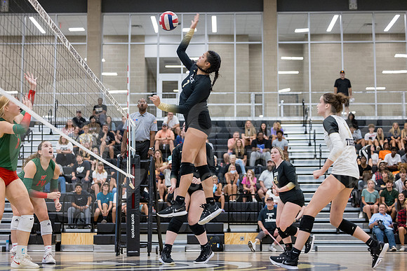 230901 TWHS vs CHS Volleyball-32