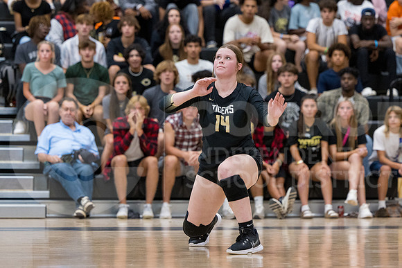 230901 TWHS vs CHS Volleyball-27