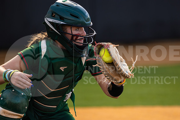 042723 TWHS vs MacArthur Softball-80