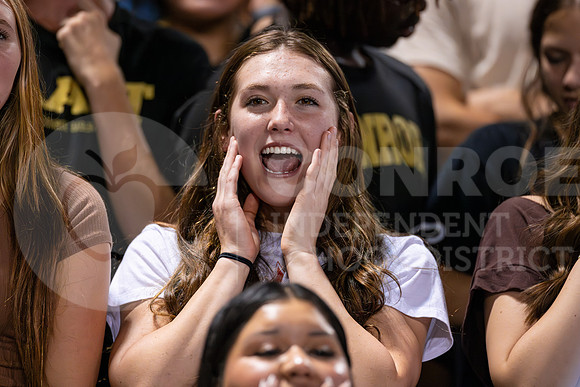 230825 Katy Paetow vs CHS30