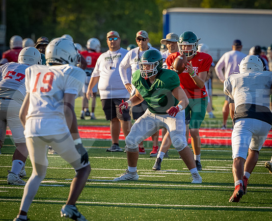 230818 Football TWHS vs Atascocita - Taryn Farnsworth-5