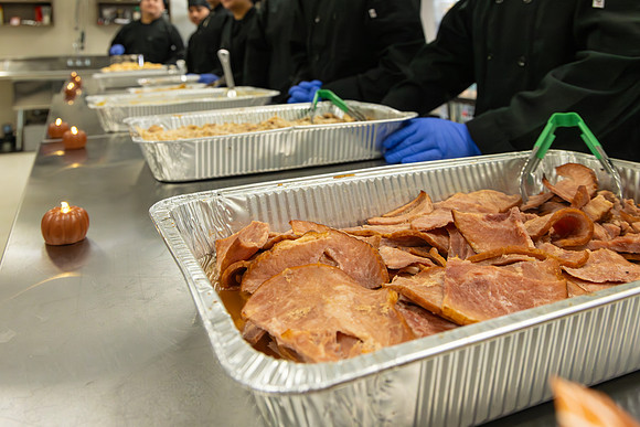 251118 Washington Thanksgiving Meal-2