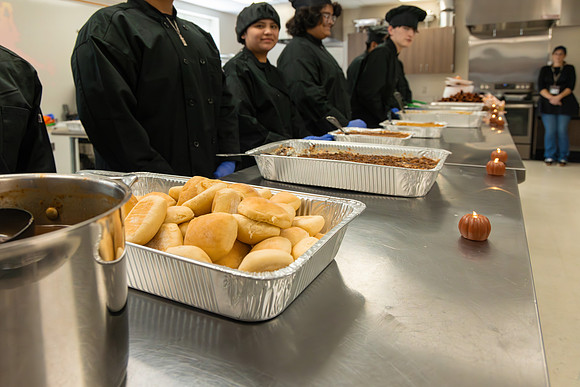 251118 Washington Thanksgiving Meal-4
