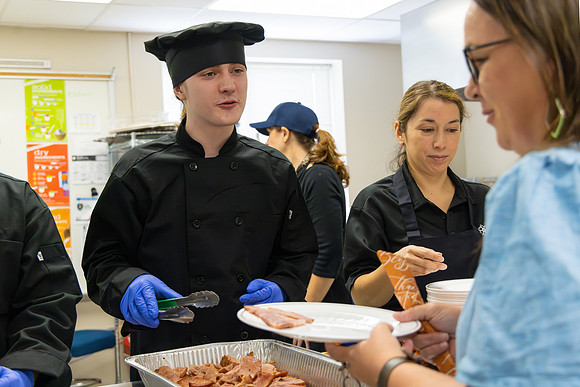 251118 Washington Thanksgiving Meal-18