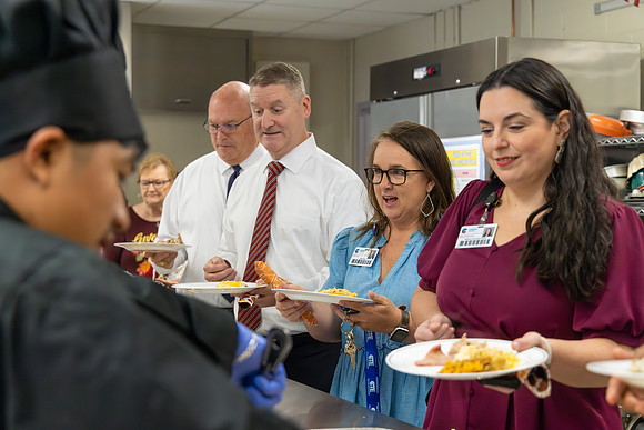 251118 Washington Thanksgiving Meal-19