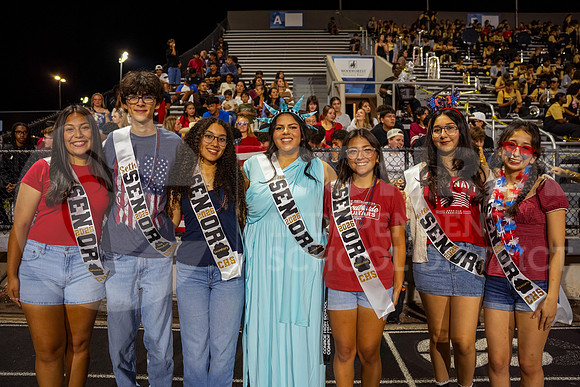 251107 Cleveland vs Conroe football - Natalya Chicas-4