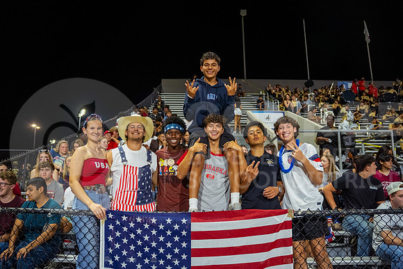 251107 Cleveland vs Conroe football - Natalya Chicas-6