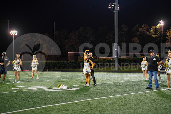 251107 Cleveland vs Conroe football - Natalya Chicas-7