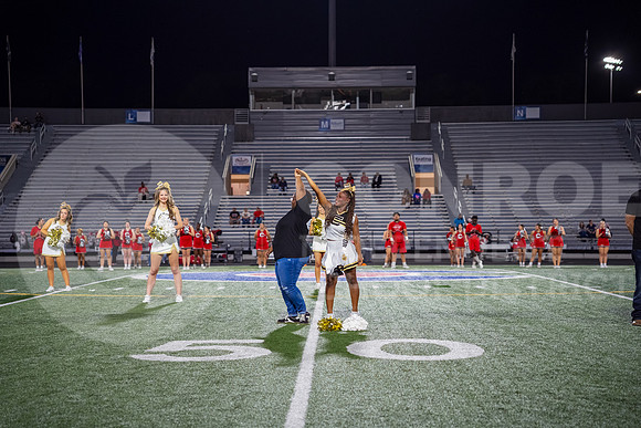 251107 Cleveland vs Conroe football - Natalya Chicas-12