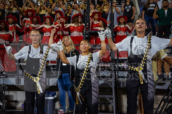 251107 Cleveland vs Conroe football - Natalya Chicas-20