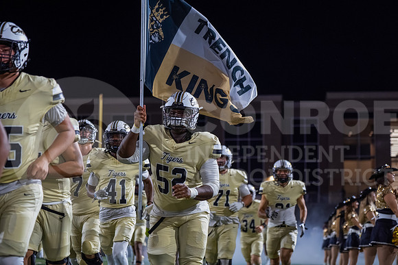 251107 Cleveland vs Conroe football - Natalya Chicas-25