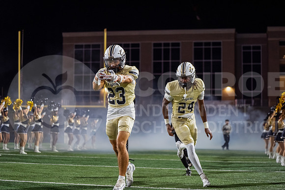 251107 Cleveland vs Conroe football - Natalya Chicas-28