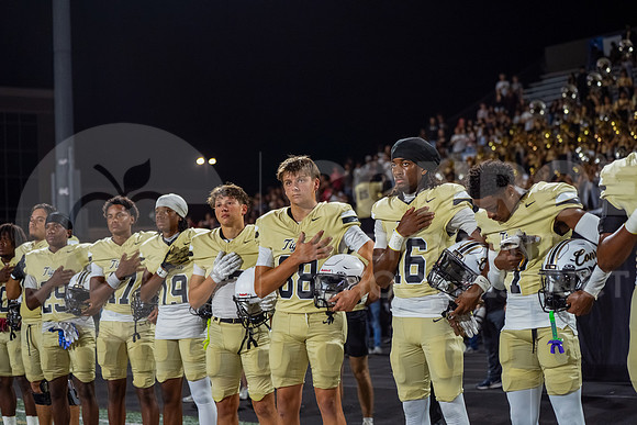 251107 Cleveland vs Conroe football - Natalya Chicas-30