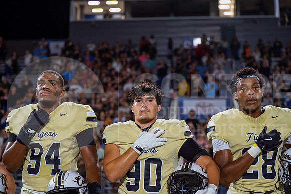 251107 Cleveland vs Conroe football - Natalya Chicas-32