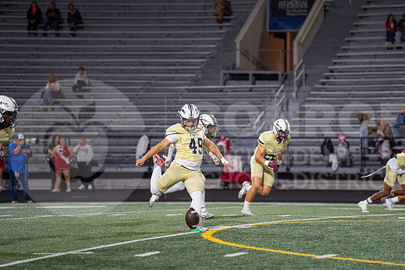 251107 Cleveland vs Conroe football - Natalya Chicas-35