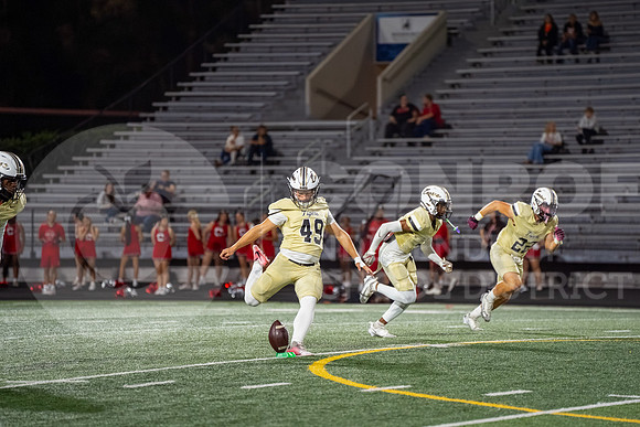251107 Cleveland vs Conroe football - Natalya Chicas-38