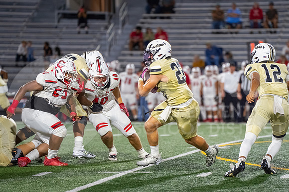 251107 Cleveland vs Conroe football - Natalya Chicas-50