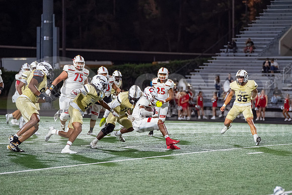 251107 Cleveland vs Conroe football - Natalya Chicas-51