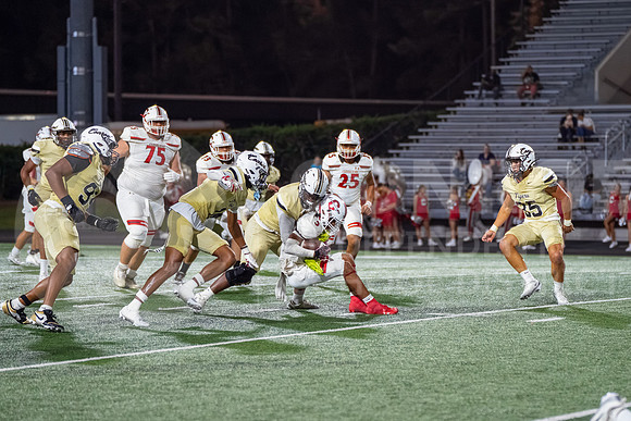 251107 Cleveland vs Conroe football - Natalya Chicas-52