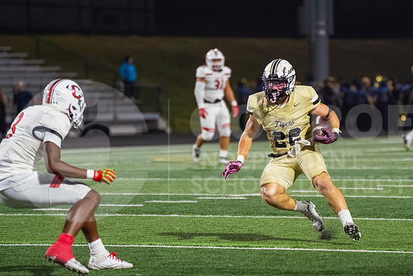 251107 Cleveland vs Conroe football - Natalya Chicas-56