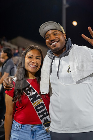 251107 Cleveland vs Conroe football - Natalya Chicas-60