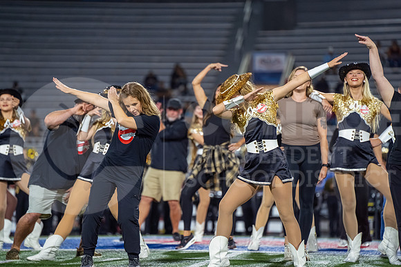 251107 Cleveland vs Conroe football - Natalya Chicas-71