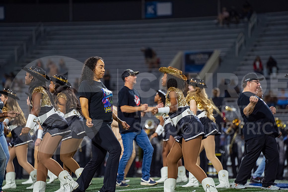 251107 Cleveland vs Conroe football - Natalya Chicas-73