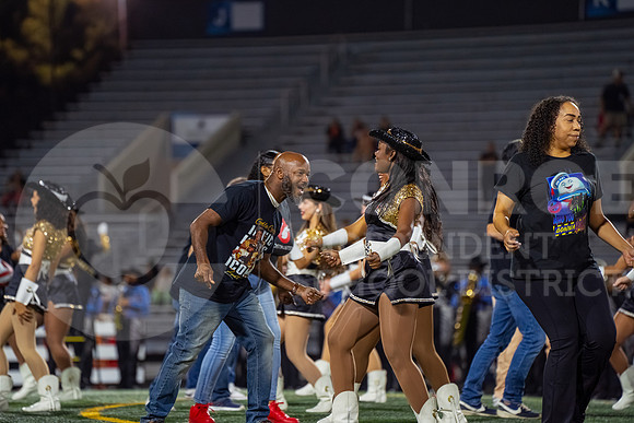 251107 Cleveland vs Conroe football - Natalya Chicas-74
