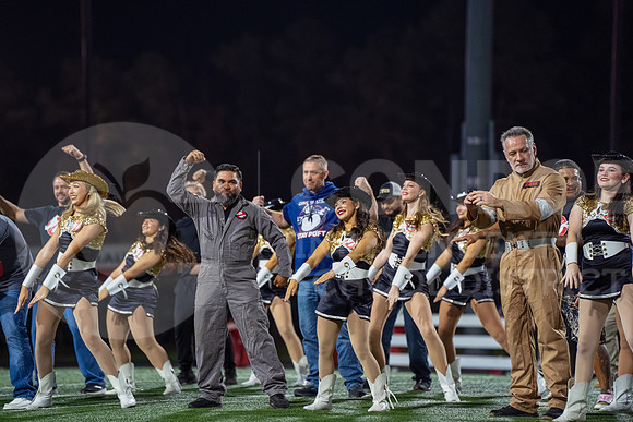 251107 Cleveland vs Conroe football - Natalya Chicas-76