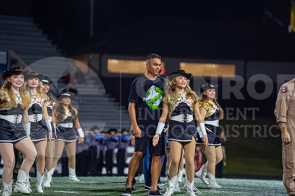 251107 Cleveland vs Conroe football - Natalya Chicas-80