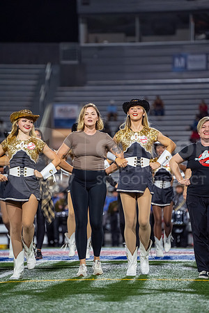 251107 Cleveland vs Conroe football - Natalya Chicas-81