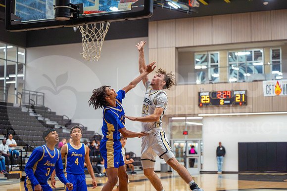 251124 CE King vs Conroe Boys Basketball - Natalya Chicas-2