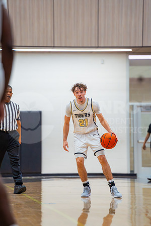 251124 CE King vs Conroe Boys Basketball - Natalya Chicas-6