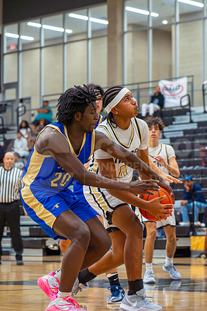 251124 CE King vs Conroe Boys Basketball - Natalya Chicas-14